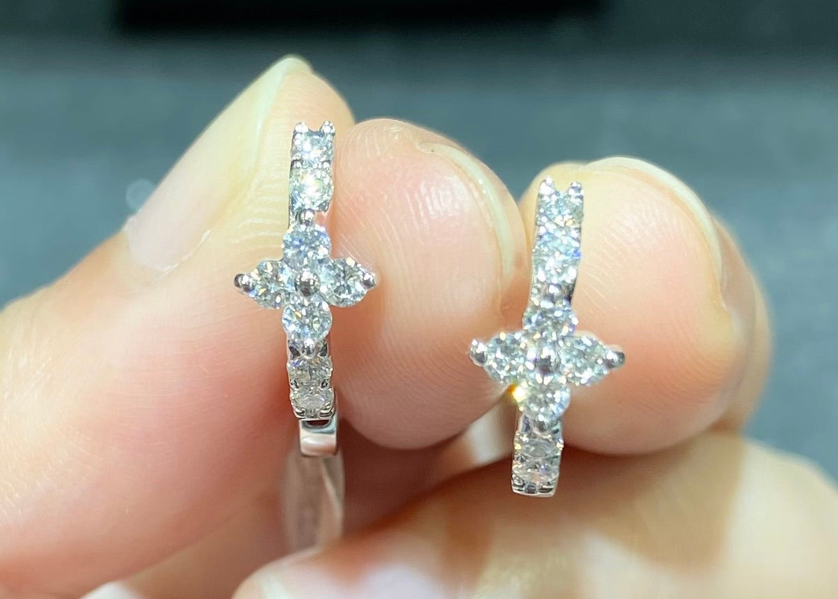 Fortuna Clover Diamond Hoops
