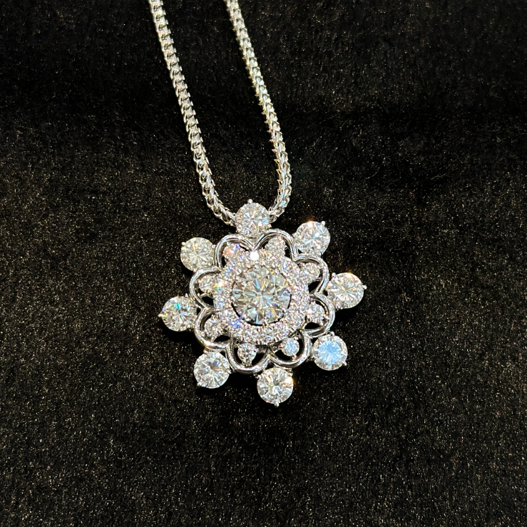 Icy Petal Large Diamond Necklace -Luxury Edition